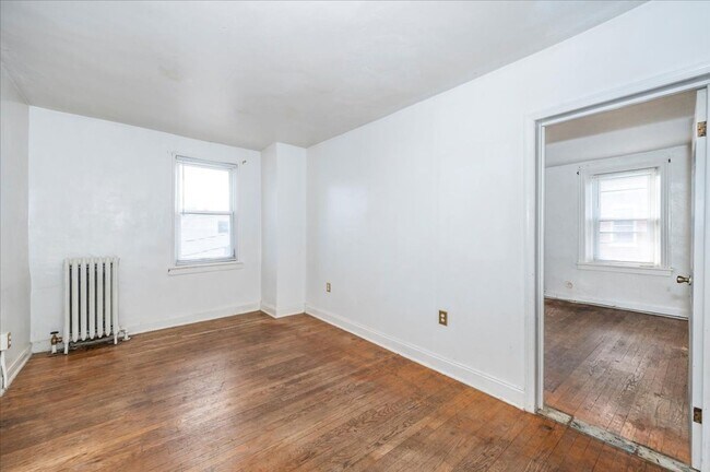 Building Photo - 124-2 East Ave