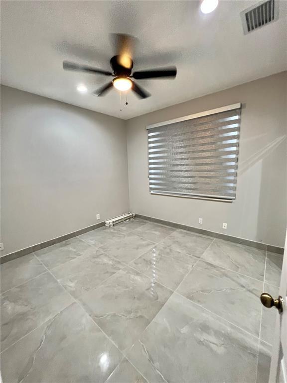 Building Photo - 3810 SW 51st St
