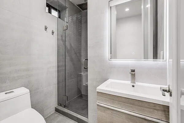 Building Photo - 321 2nd Ave