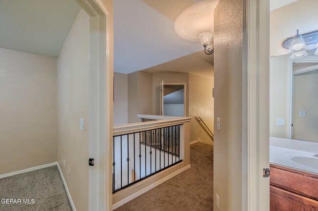 Building Photo - 14212 Otter Point Ct