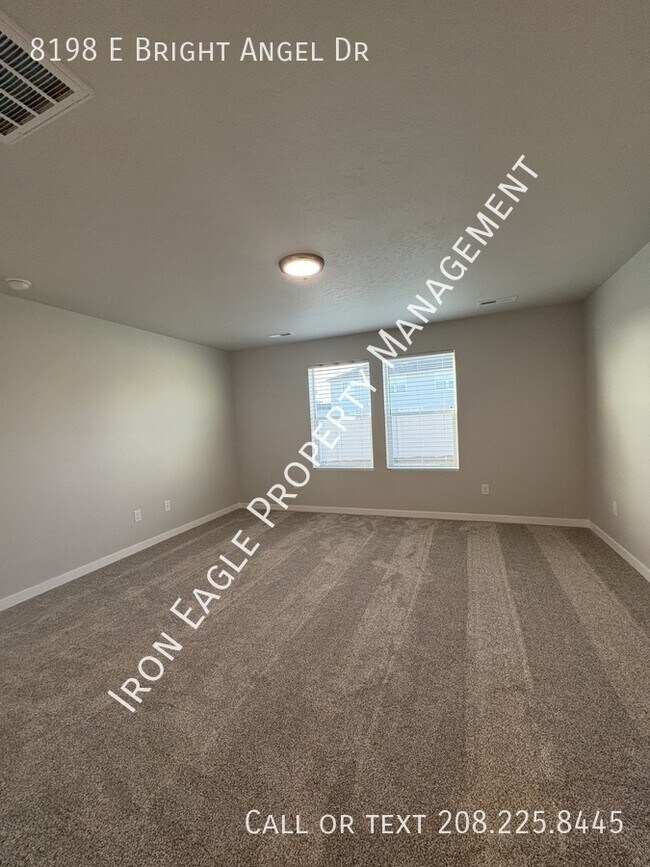 Building Photo - 8198 E Bright Angel Dr