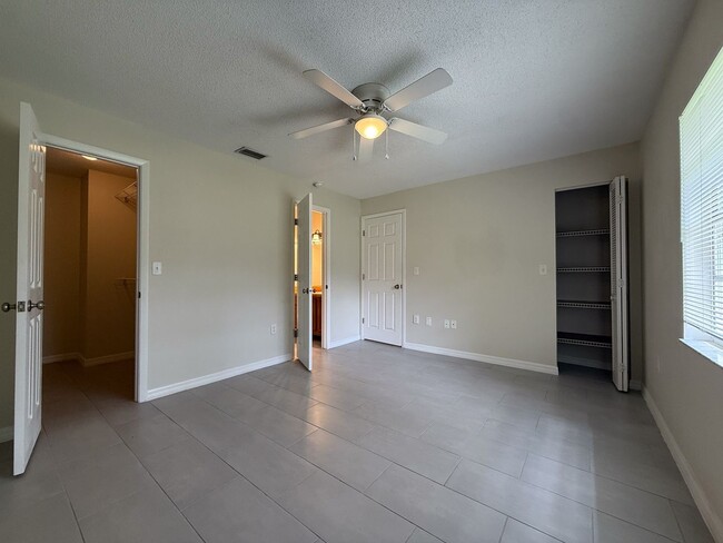 Building Photo - 4719 Silver Cir