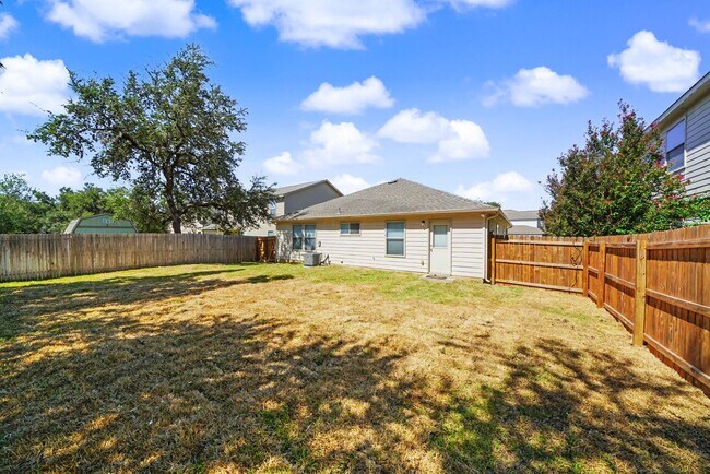 Building Photo - 11114 Hillsdale Loop