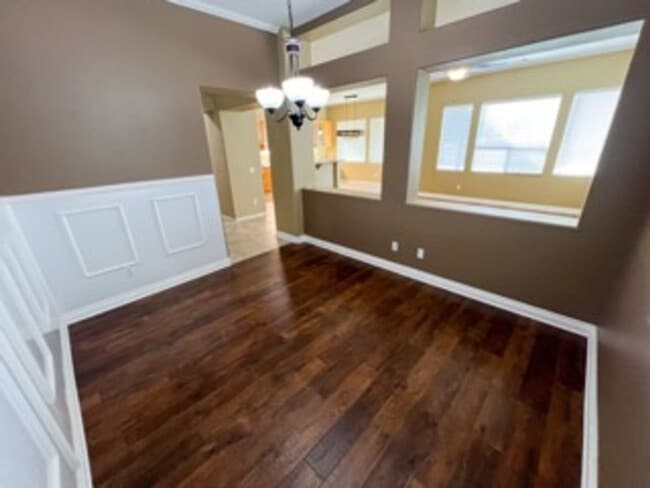 Building Photo - Stunning 2 bedroom Single-Story Home on Me...