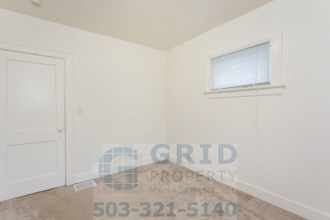 Building Photo - Craftsman Bungalow Available in Kenton Nei...