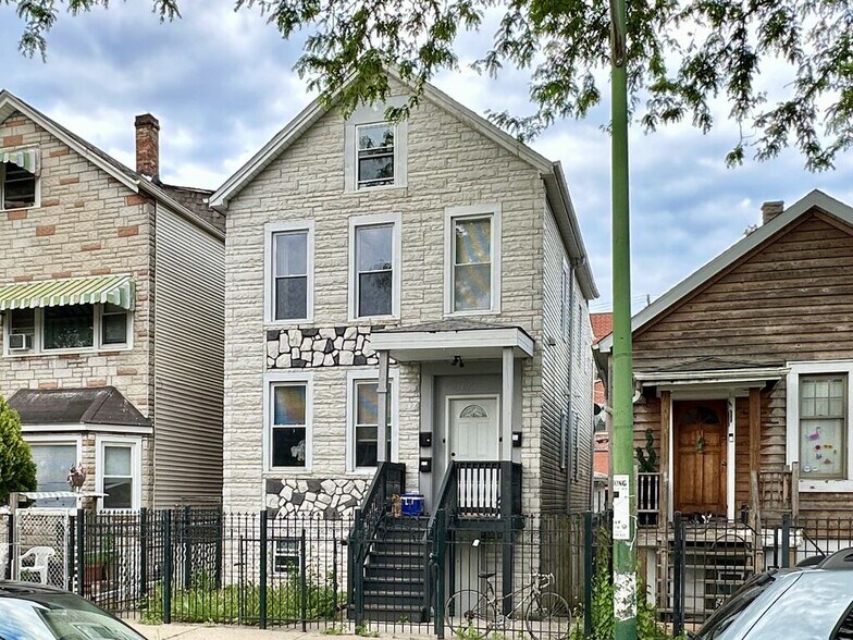 Primary Photo - 1721 N Mozart St