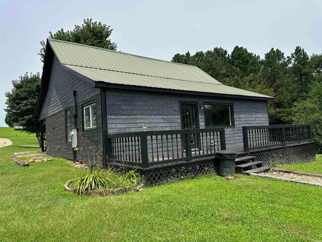 Building Photo - 896 Vaughn Rd