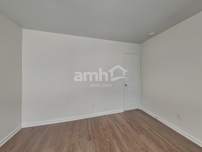 Building Photo - 6137 Kilchurn Dr