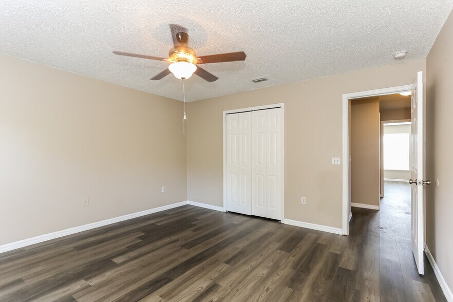 Building Photo - 6951 Playpark Trail