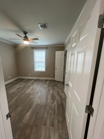 Building Photo - 302 N Bienville St