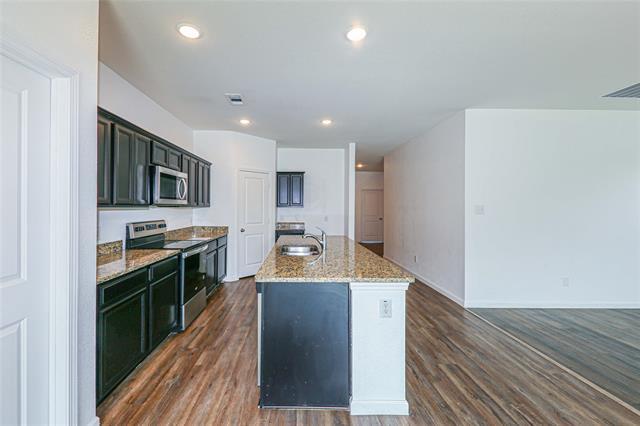 Building Photo - 746 Wilshire Dr