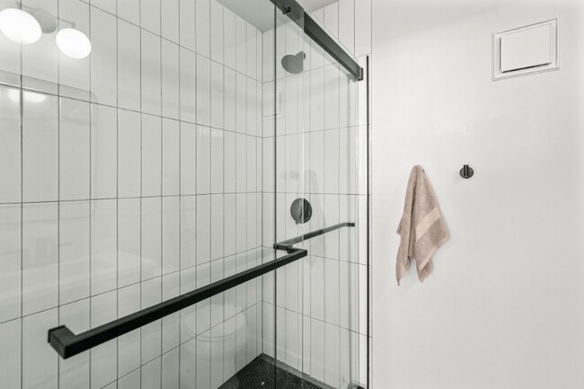 Building Photo - 48 W Broadway