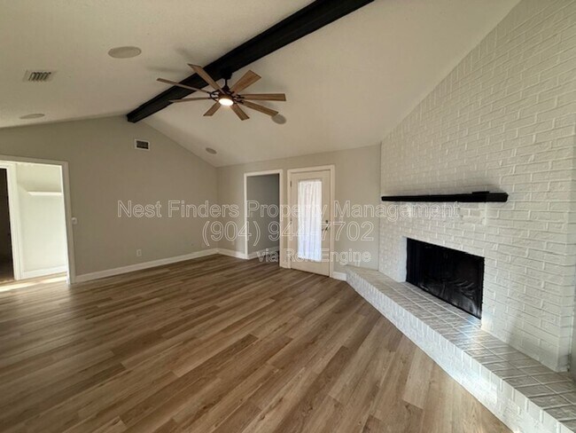 Building Photo - 12947 Tree Wy Ct N