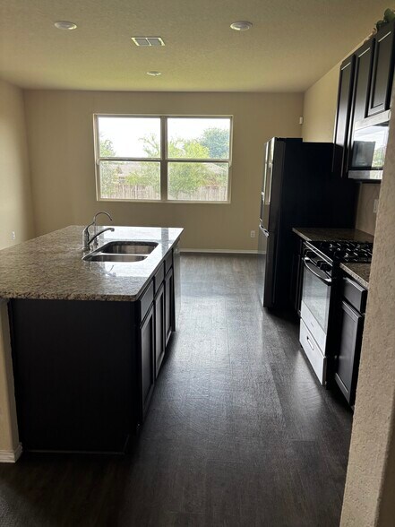 Building Photo - 6026 Galena Rock