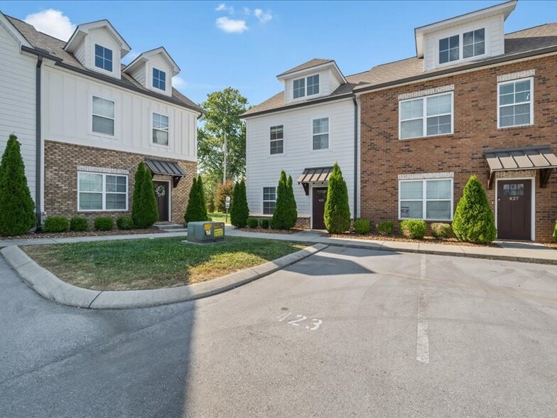 Primary Photo - 417 grady way