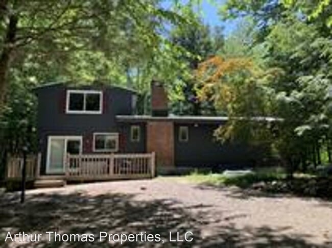 Building Photo - 3 br, 2 bath House - 32  St Moritz Street