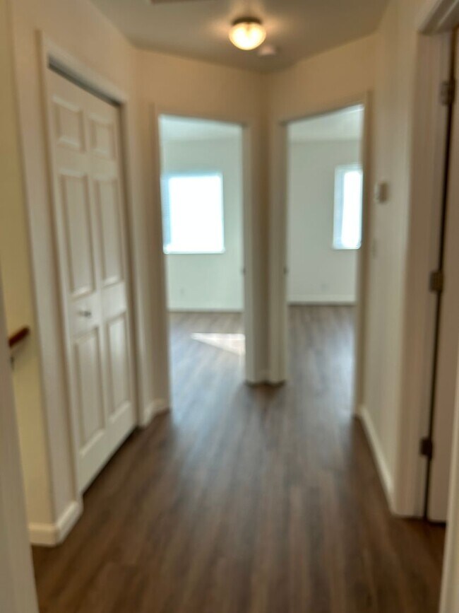 Building Photo - 582 Morgan Dr