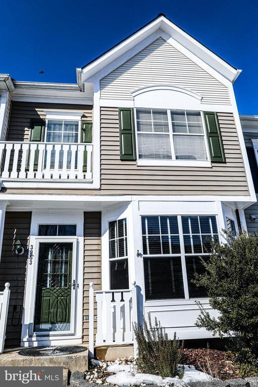 Building Photo - 3953 Hartlake St