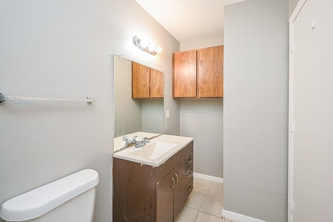 Building Photo - 16303 Lyons School Rd