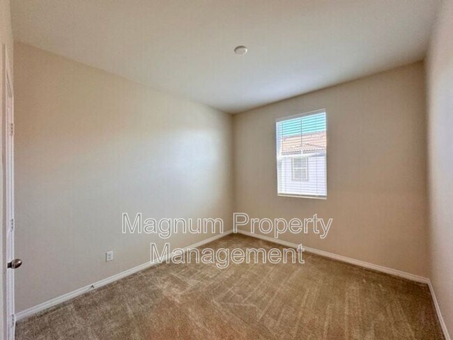 Building Photo - 34495 Agave Dr