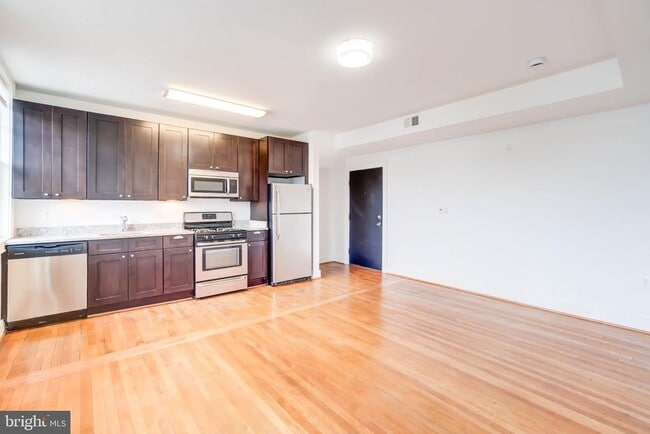 Building Photo - 1575 Spring Pl NW