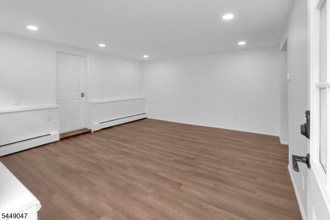 Building Photo - 173 Paterson Ave