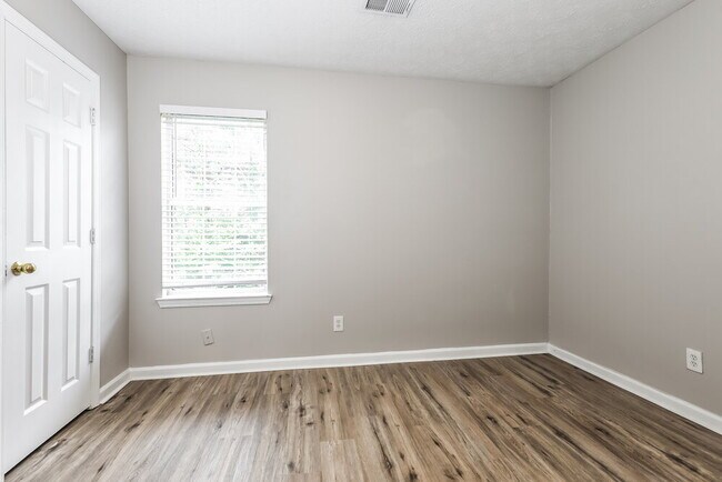 Building Photo - 4211 Reeshemah St