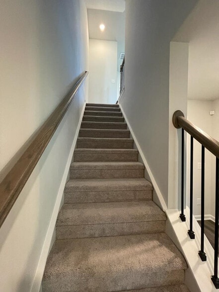 Building Photo - Room in Townhome on Southern Magnolia Dr