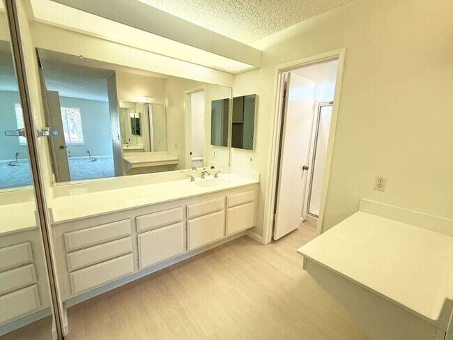 Building Photo - Gorgeous Almaden Valley Home Near Almaden Lake Park!