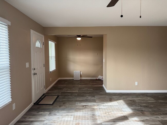 Building Photo - Santa Clara 4 Bedrooms 2 Bath Home  Recent...