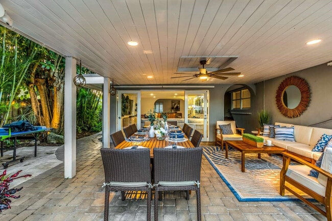 Building Photo - 2004 NE 17th Way