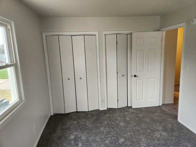 Building Photo - 1502 Delta Dr