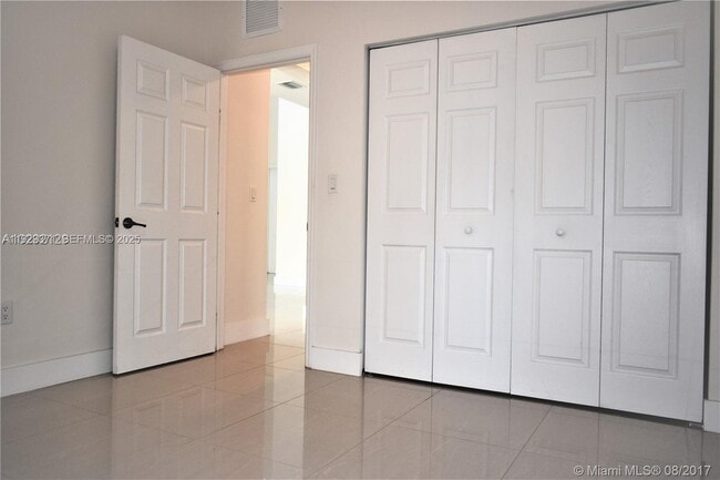 Building Photo - 6930 NW 106th Ave