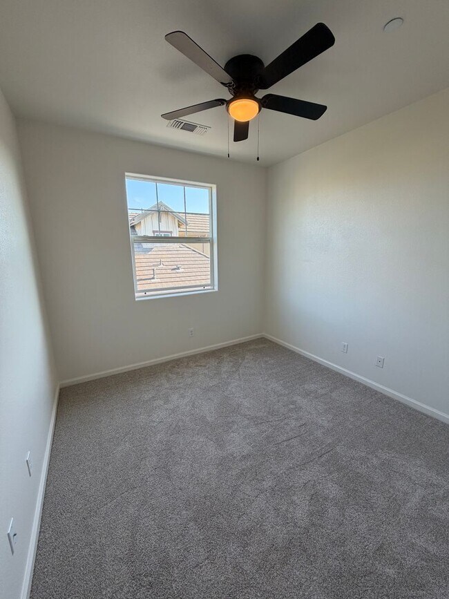 Building Photo - 1609 Barolo Pl
