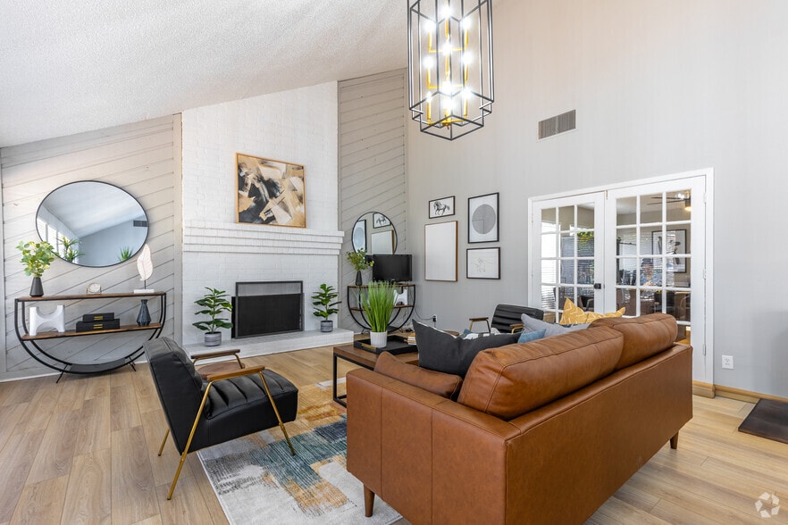 Primary Photo - Hemingway House Apartments