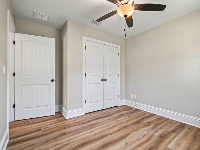 Building Photo - Fresh Start? Check Out This 3BR Beauty for $1650!