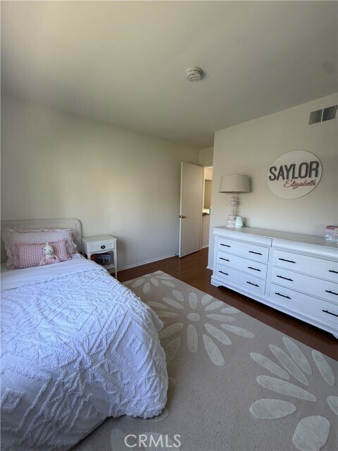 Building Photo - 49 Amberleaf