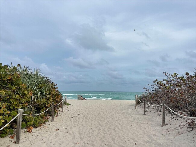 Building Photo - 8036 Harding Ave