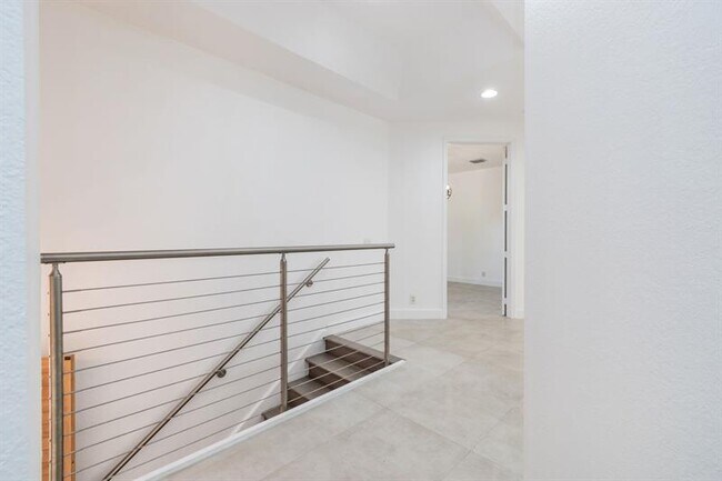 Building Photo - 2604 Center Ct Dr