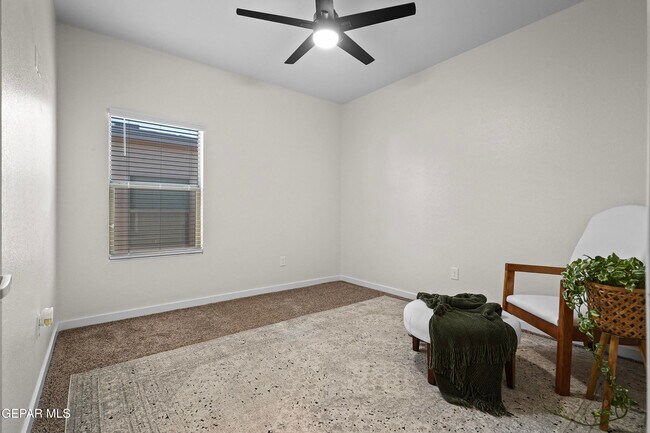 Building Photo - 444 Deserts Dr