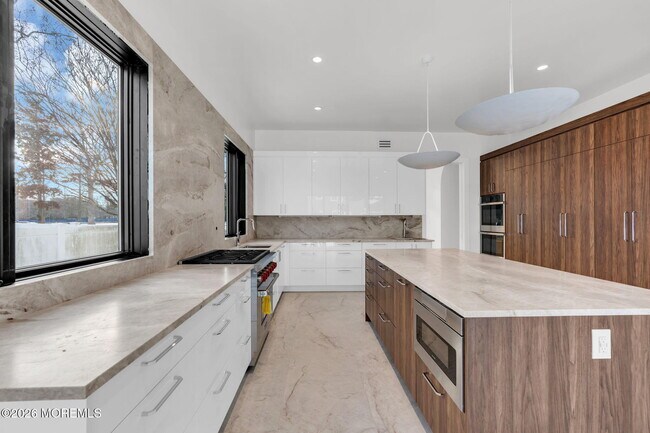 Building Photo - 497 Norwood Ave