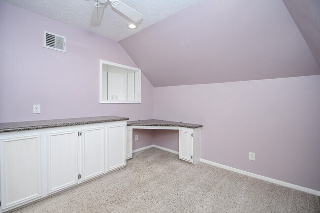 Building Photo - 1711 Earl of Dunmore St