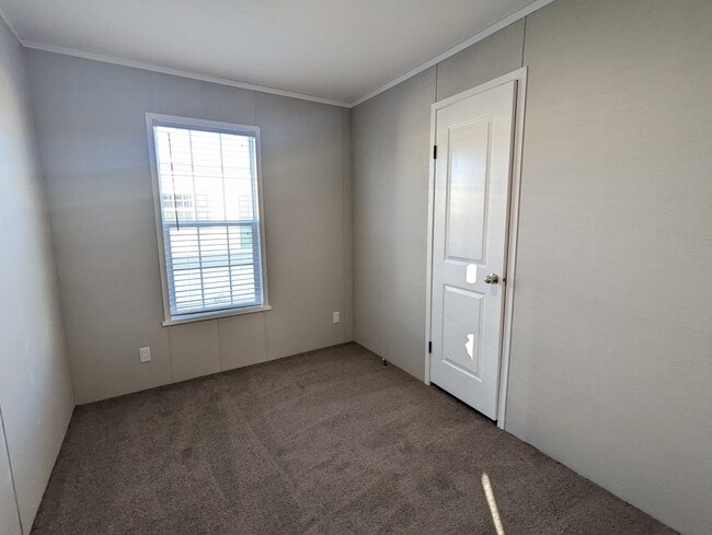 Building Photo - 584 Delaware