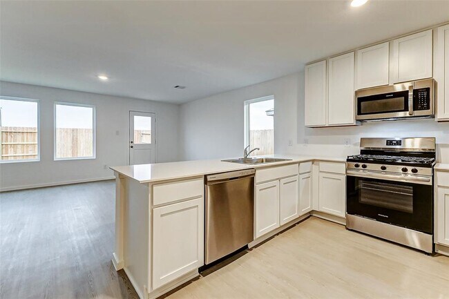 Building Photo - 16606 River Grass Trl