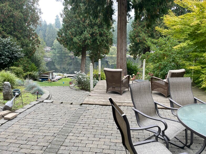 Shared patio with view of lake - 14646 196th Ave SE