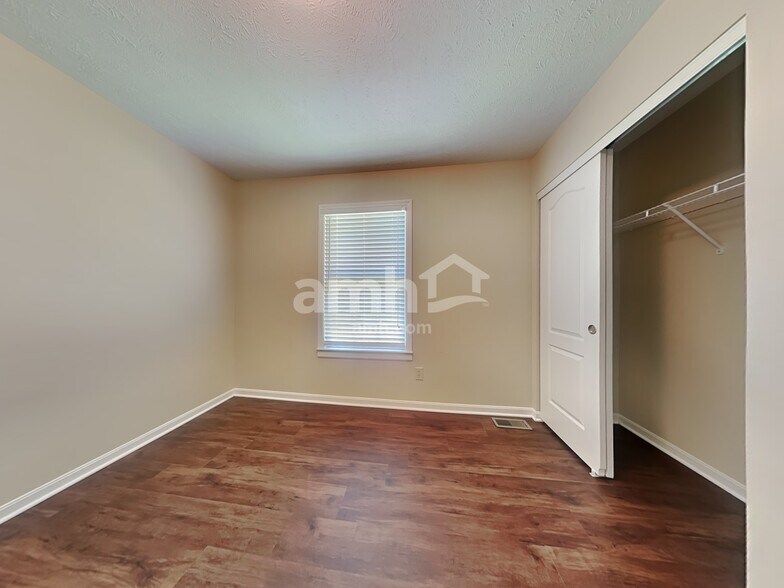 Building Photo - 9143 Pampas Ct