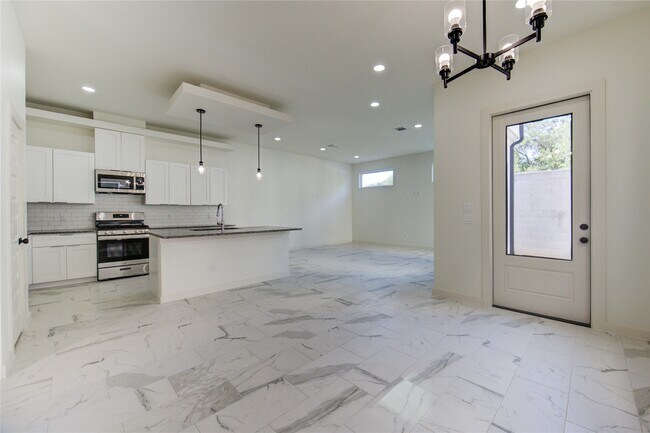 Building Photo - 2917 El Fenice Ln