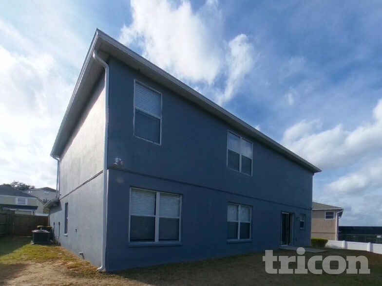 Building Photo - 345 Sky Valley St