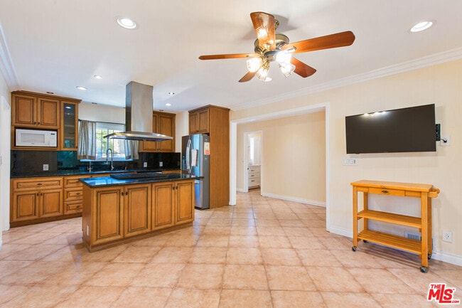 Building Photo - 4236 Ensenada Dr