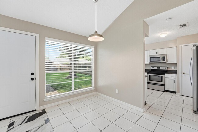 Building Photo - 7115 Tara Blue Ridge Dr